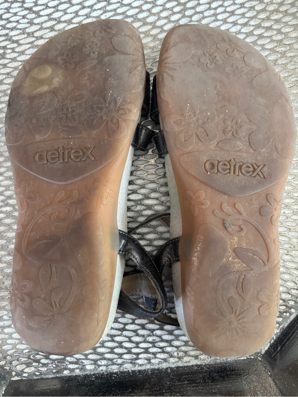 Aetrex Gabby Pewter Metallic Adjustable Sandals 5.5 - Picture 5 of 5